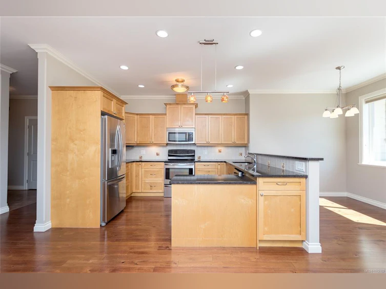 2435 Orchard Avenue, Sidney, BC, V8L 1V3 - 4