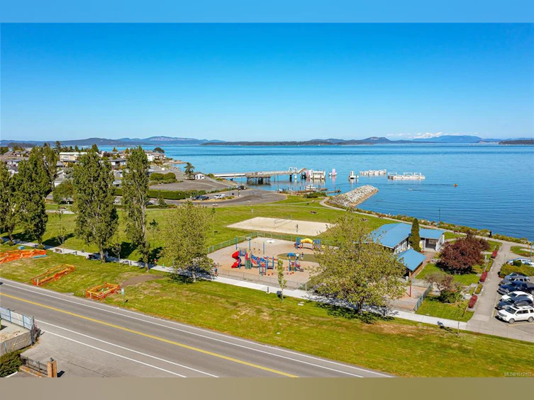2435 Orchard Avenue, Sidney, BC, V8L 1V3 - 37