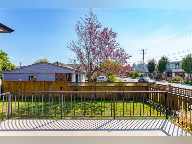 2435 Orchard Avenue, Sidney, BC, V8L 1V3 - 24