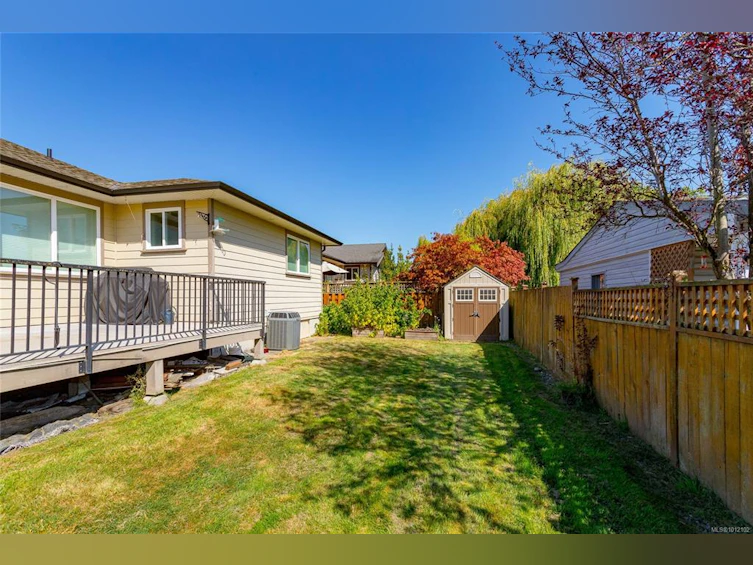 2435 Orchard Avenue, Sidney, BC, V8L 1V3 - 25