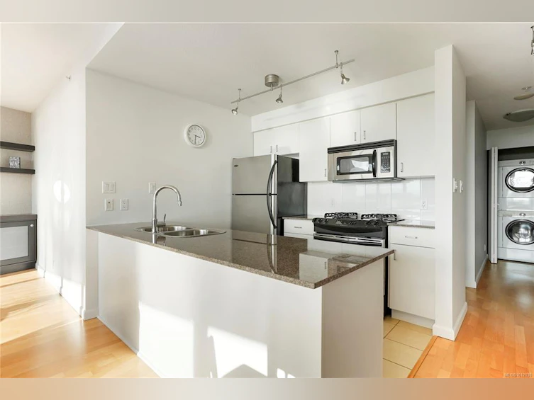 905-160 Wilson Street, Victoria, BC, V9A 7P9 - 5