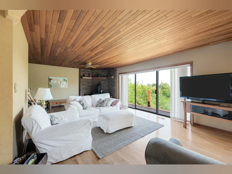 5489 Forest Hill Road, Saanich, BC, V9E 2A8 - 11