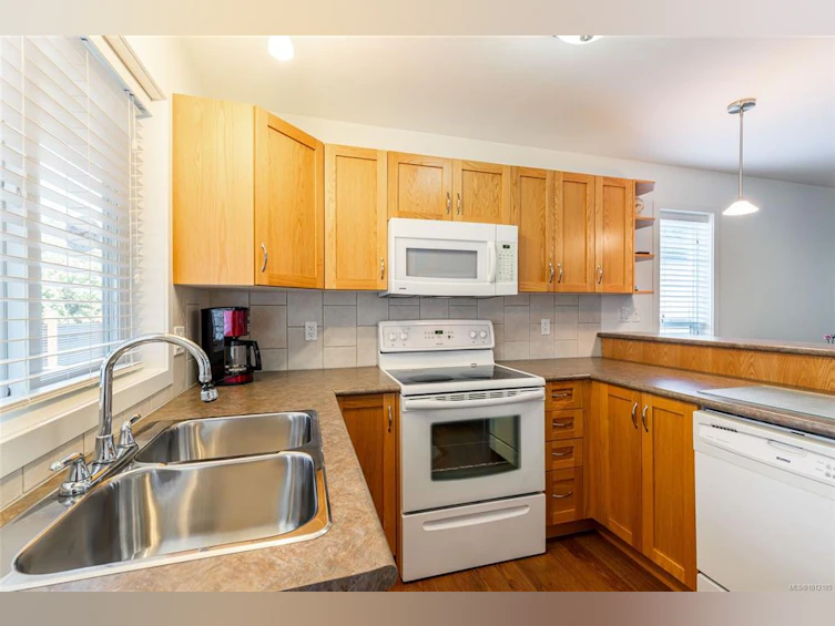 1077 Forgotten Drive, Parksville, BC, V9P 1T2 - 27