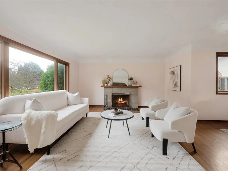 2612 Blackwood Street, Victoria BC V8T 3W3