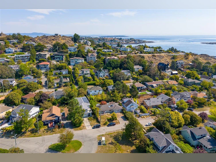 2078 Quimper Street, Oak Bay, BC, V8S 2H6 - 2