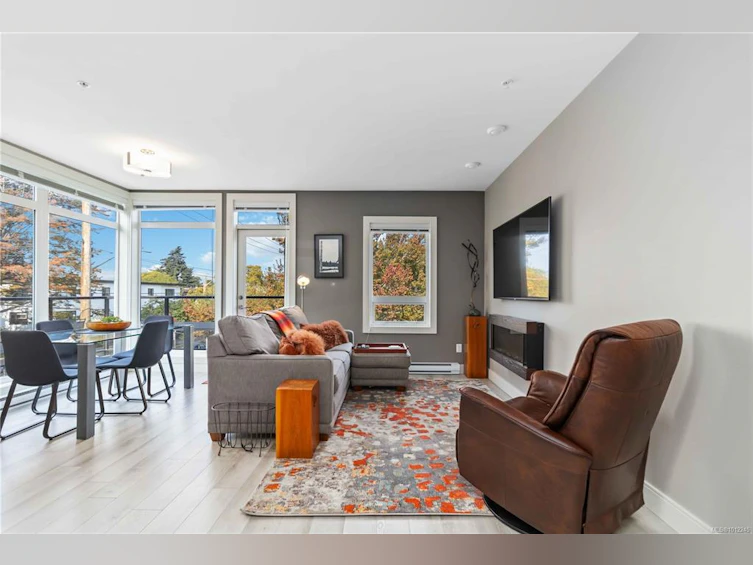 301-300 Michigan Street, Victoria, BC, V8V 1R5 - 4