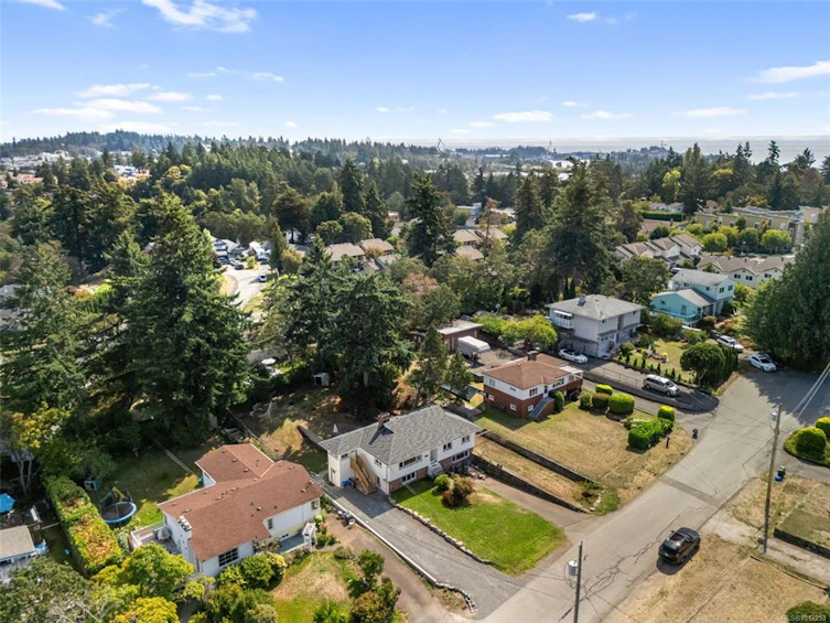 215 Suzanne Place, View Royal, BC, V9B 1P2 - 36