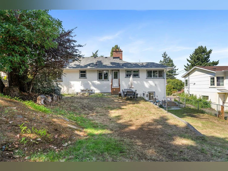 215 Suzanne Place, View Royal, BC, V9B 1P2 - 28