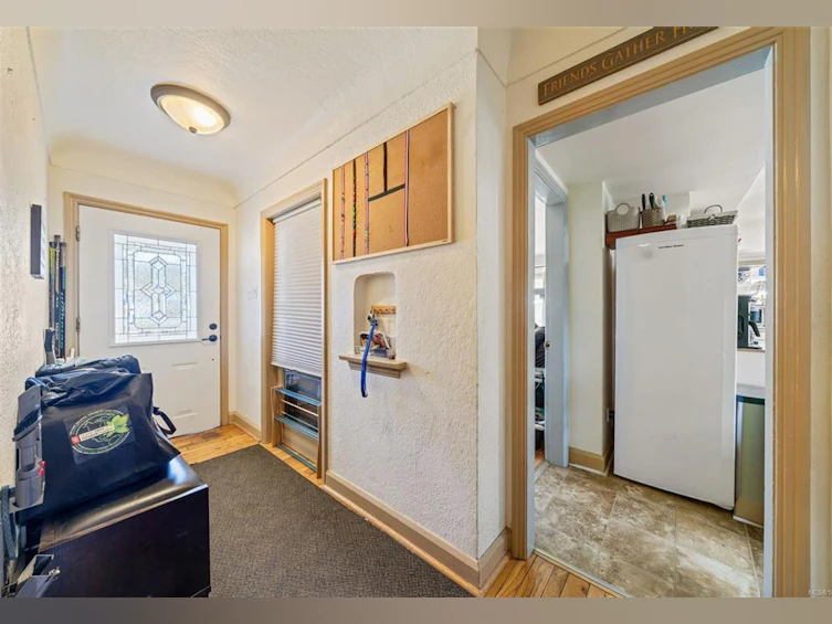 215 Suzanne Place, View Royal, BC, V9B 1P2 - 6