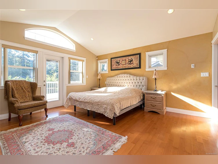 5071 Clutesi Street, Saanich, BC, V8Y 1X5 - 25