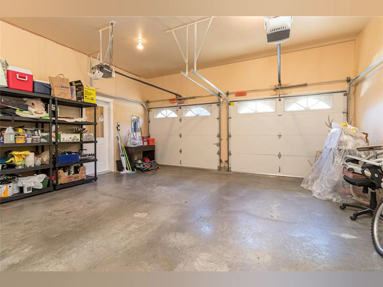 5071 Clutesi Street, Saanich, BC, V8Y 1X5 - 40