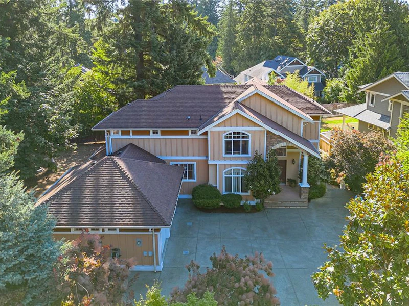 5071 Clutesi Street, Saanich BC V8Y 1X5
