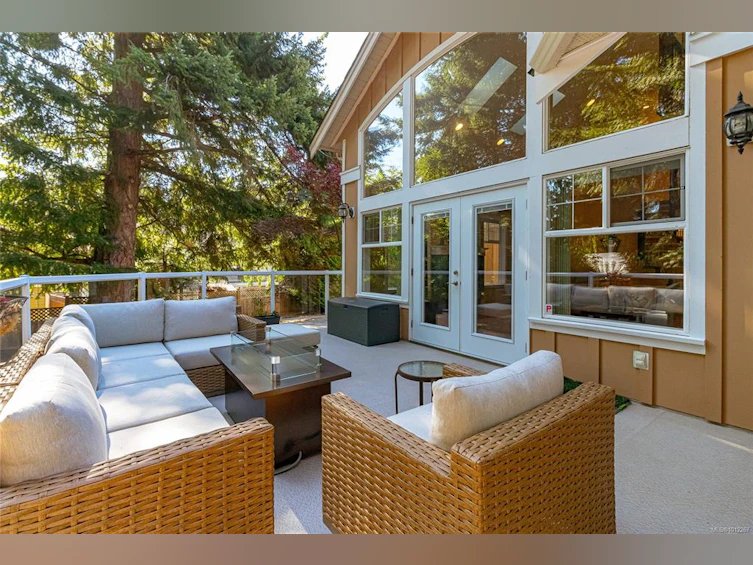 5071 Clutesi Street, Saanich, BC, V8Y 1X5 - 52