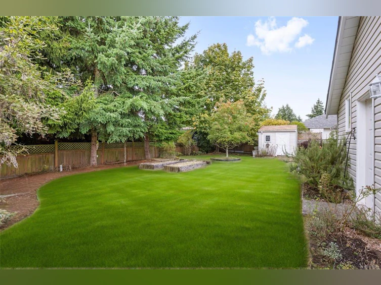 601 Neden Way, French Creek, BC, V9P 2N3 - 32