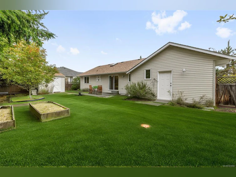 601 Neden Way, French Creek, BC, V9P 2N3 - 9