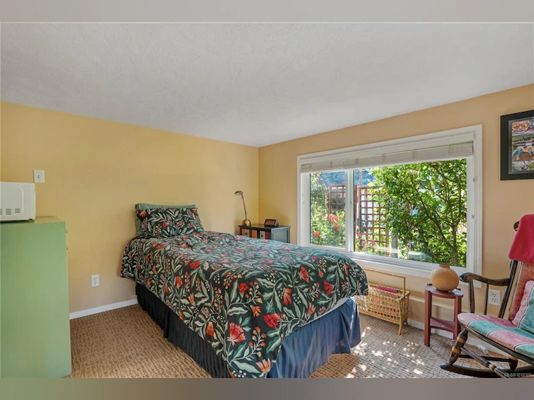 2808 Wyndeatt Avenue, Saanich, BC, V9A 2L8 - 14