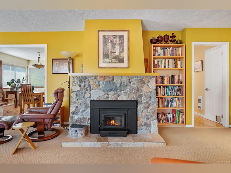 2808 Wyndeatt Avenue, Saanich, BC, V9A 2L8 - 3