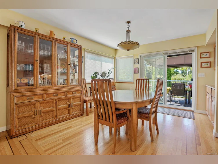 2808 Wyndeatt Avenue, Saanich, BC, V9A 2L8 - 7