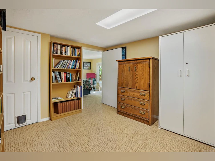 2808 Wyndeatt Avenue, Saanich, BC, V9A 2L8 - 16