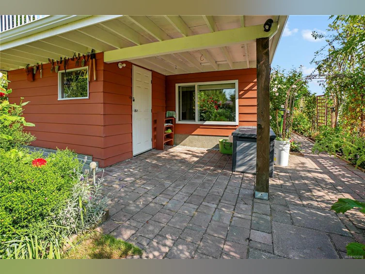 2808 Wyndeatt Avenue, Saanich, BC, V9A 2L8 - 30