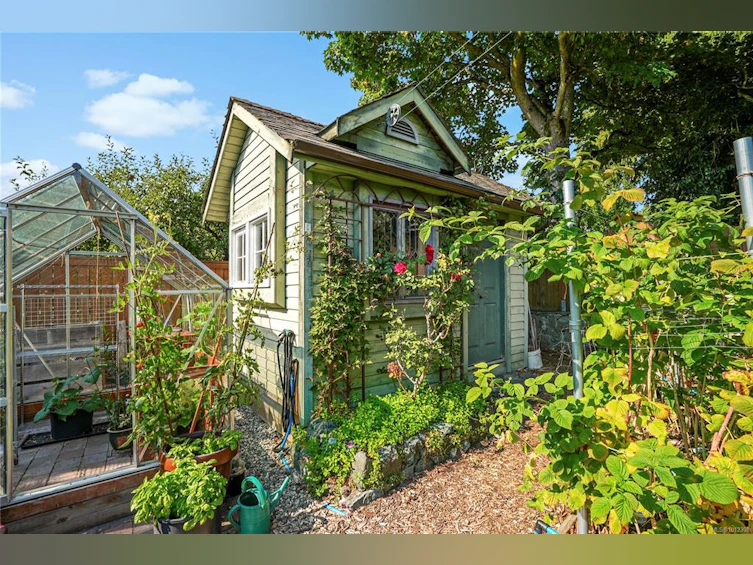 2808 Wyndeatt Avenue, Saanich, BC, V9A 2L8 - 25