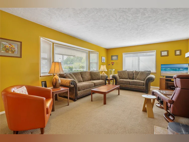 2808 Wyndeatt Avenue, Saanich, BC, V9A 2L8 - 2