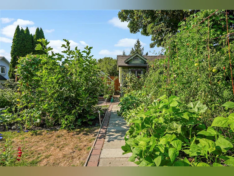 2808 Wyndeatt Avenue, Saanich, BC, V9A 2L8 - 27