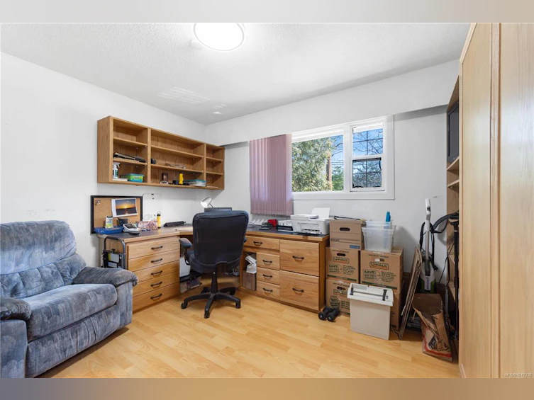 707 Howard Avenue, Nanaimo, BC, V9R 3S9 - 6