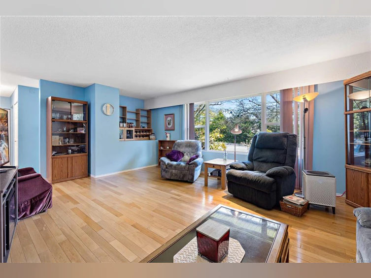 707 Howard Avenue, Nanaimo, BC, V9R 3S9 - 3