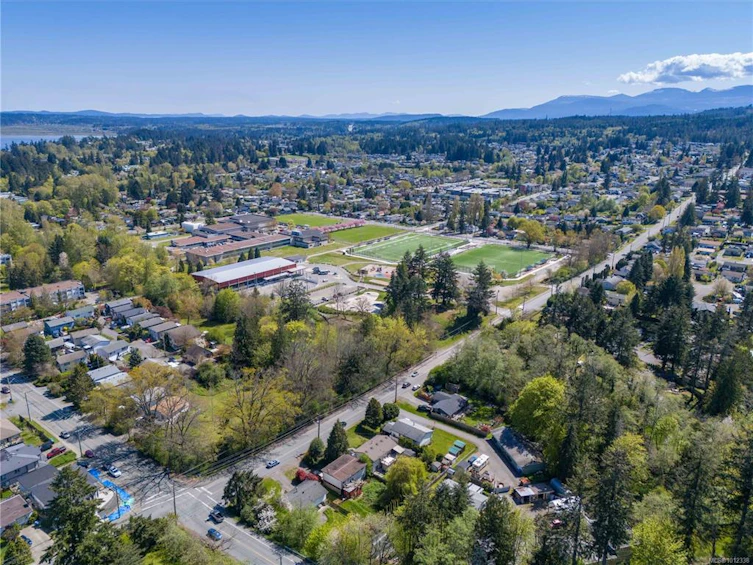 707 Howard Avenue, Nanaimo, BC, V9R 3S9 - 27