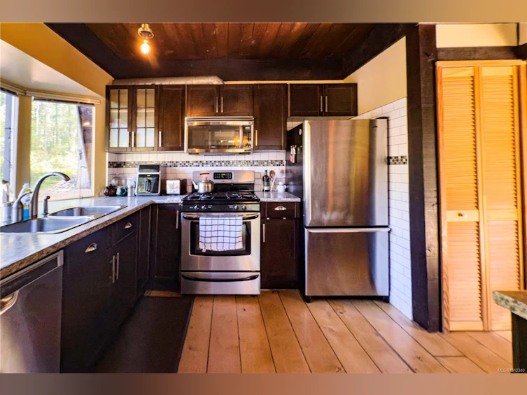 766 B Gowlland Harbour Road, Quadra Island, BC, V0P 1N0 - 13