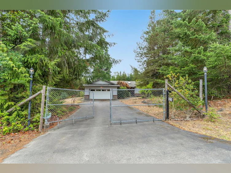 1010 Middlegate Road, Errington, BC, V0R 1V0 - 10