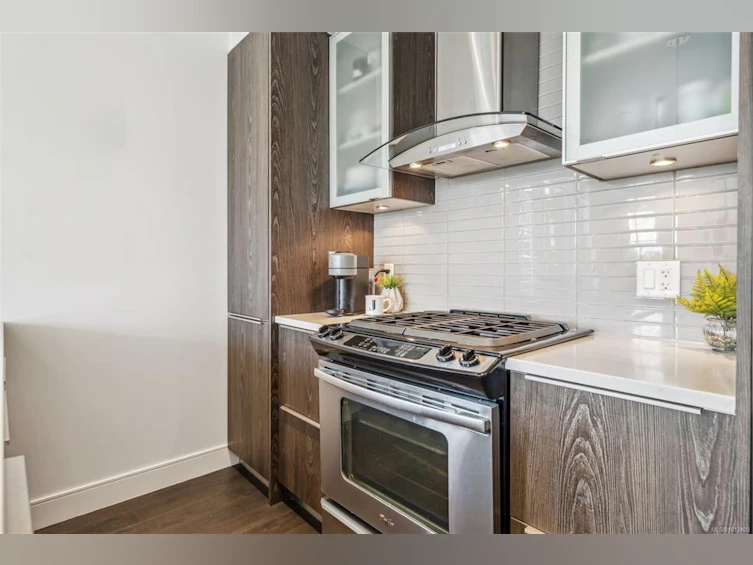 304-1011 Burdett Avenue, Victoria, BC, V8V 3G9 - 12