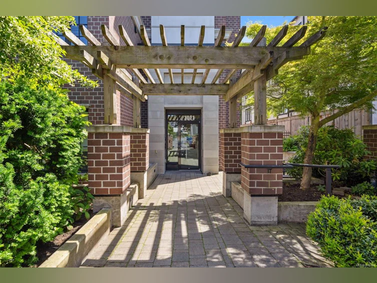 304-1011 Burdett Avenue, Victoria, BC, V8V 3G9 - 27