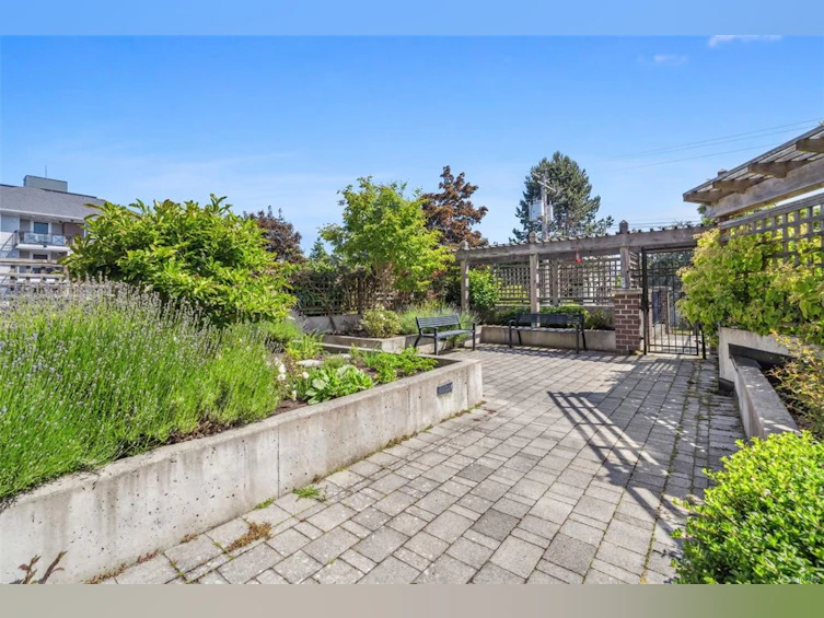 304-1011 Burdett Avenue, Victoria, BC, V8V 3G9 - 31