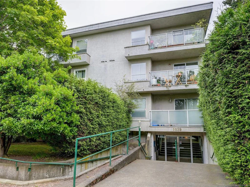 104 - 1039 Caledonia Avenue, Victoria BC V8T 1E7