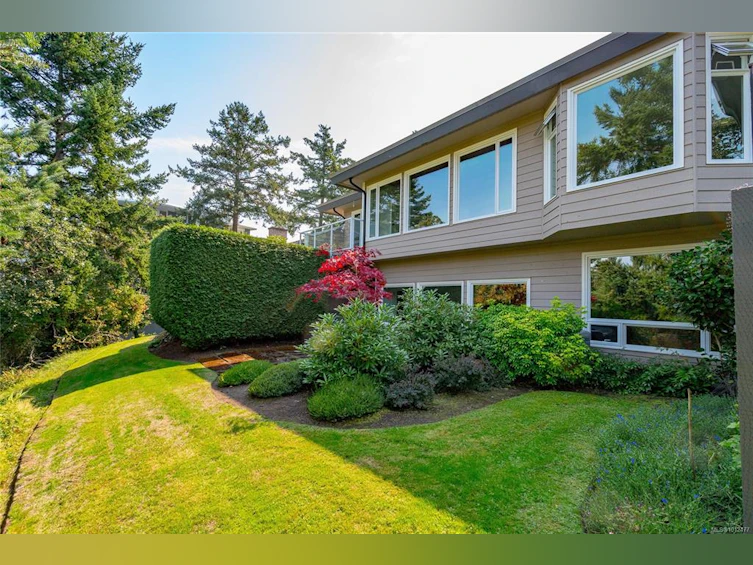 109-2829 Arbutus Road, Saanich, BC, V8N 5X5 - 43