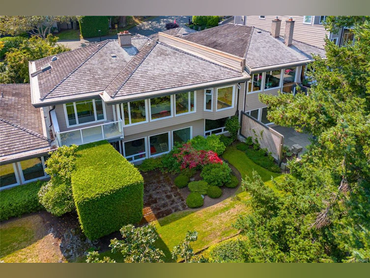 109-2829 Arbutus Road, Saanich, BC, V8N 5X5 - 5