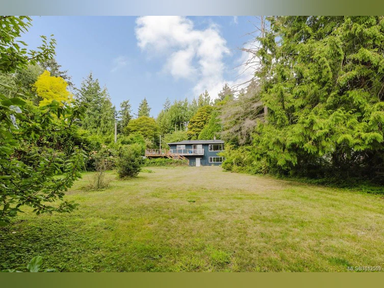 4905 Lochside Drive, Saanich, BC, V8Y 2E6 - 22