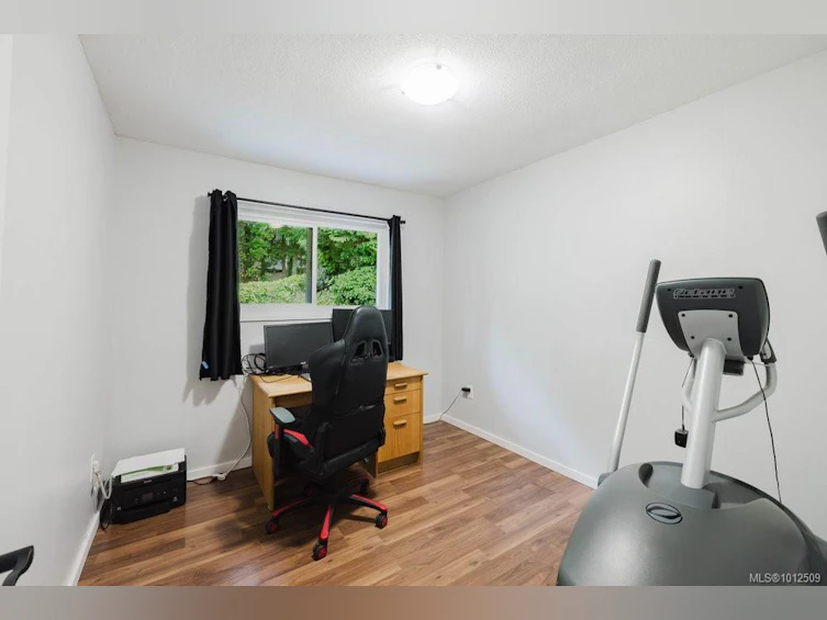 4905 Lochside Drive, Saanich, BC, V8Y 2E6 - 14