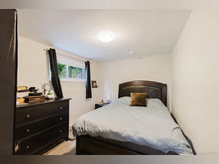 4905 Lochside Drive, Saanich, BC, V8Y 2E6 - 28