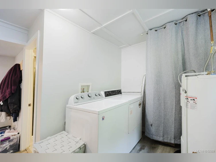 4905 Lochside Drive, Saanich, BC, V8Y 2E6 - 30