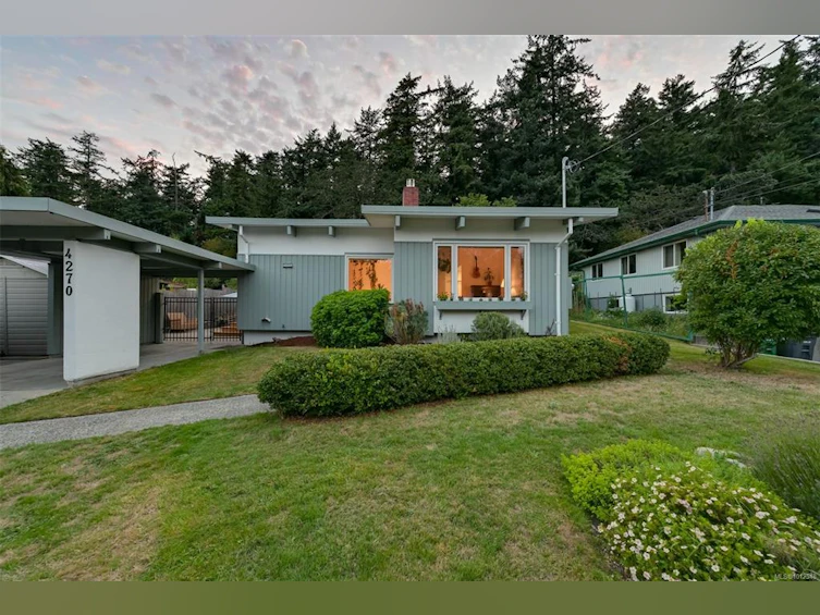 4270 Parkside Crescent, Saanich, BC, V8N 2C3 - 4