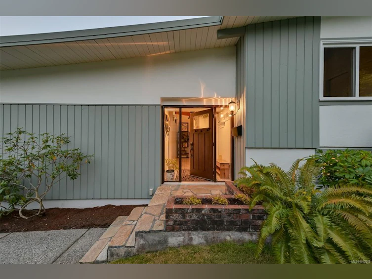 4270 Parkside Crescent, Saanich, BC, V8N 2C3 - 6