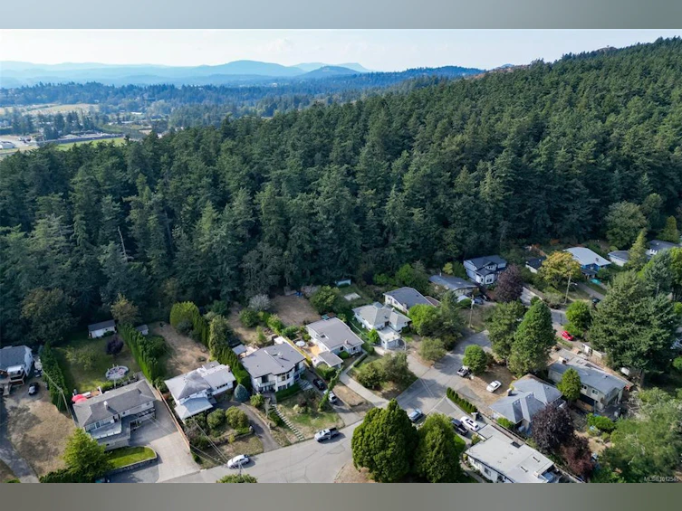 4270 Parkside Crescent, Saanich, BC, V8N 2C3 - 93