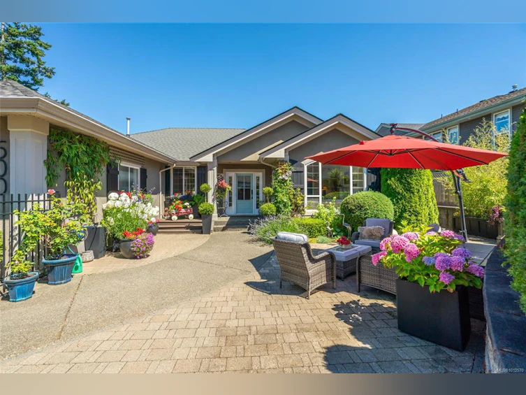 500 Muirfield Close, Qualicum Beach, BC, V9K 2J9 - 10