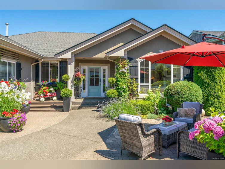 500 Muirfield Close, Qualicum Beach, BC, V9K 2J9