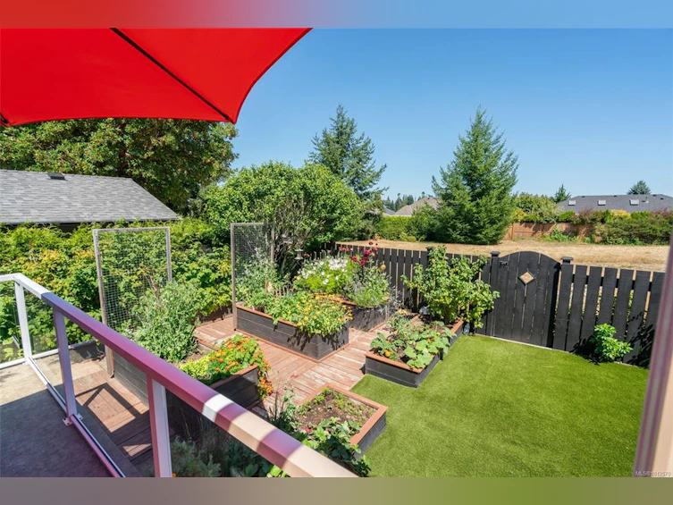 500 Muirfield Close, Qualicum Beach, BC, V9K 2J9 - 29