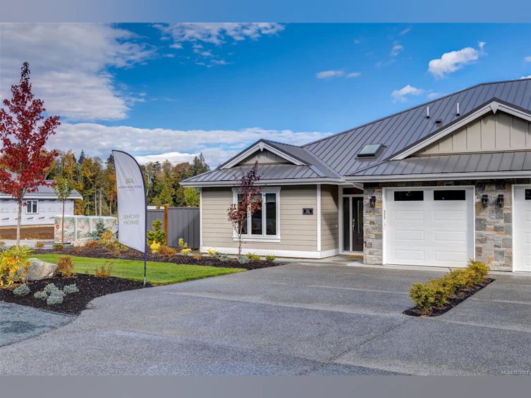 1195 Lee Road, French Creek, BC, V9P 2L2 - 2