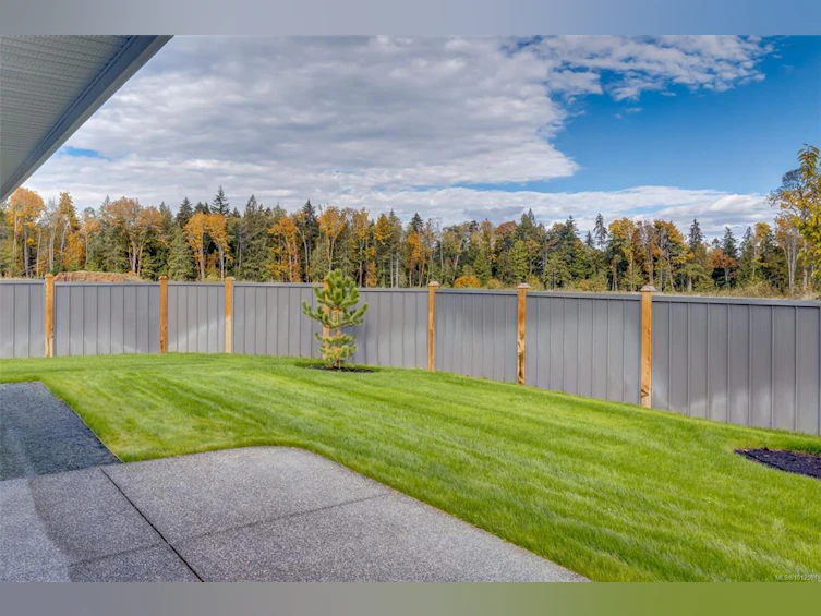 1195 Lee Road, French Creek, BC, V9P 2L2 - 12